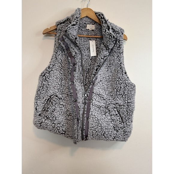 sherpa adventure gear Jackets & Blazers - Francesca's T S By Thread & Supply Sherpa Vest Women's Size L, Pockets
